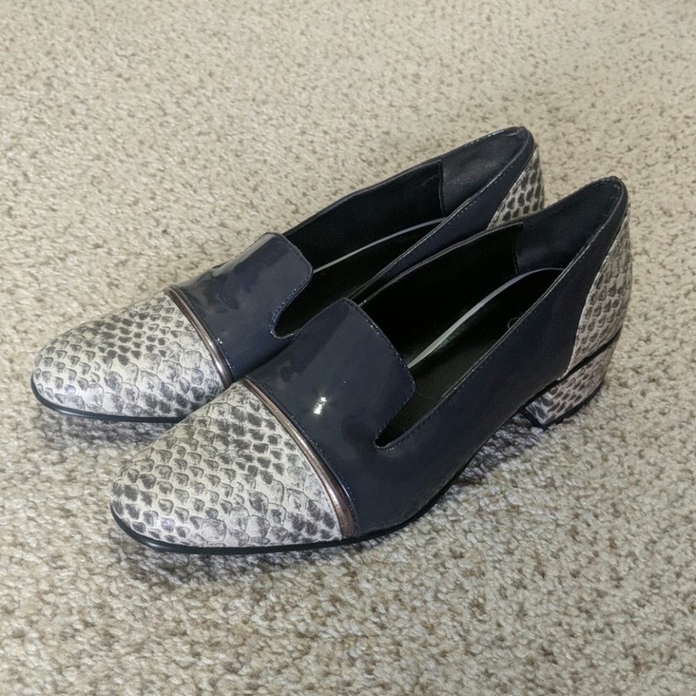 🥿 NWOT LOGO Purple Madeline Slip-On Loafers 🥿